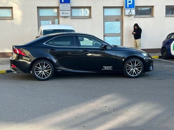 Lexus is300h - 19