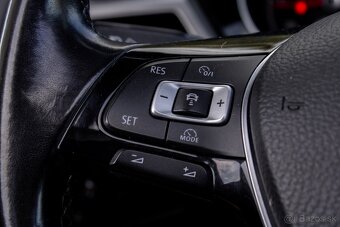 Volkswagen Touran 1.6TDI SCR Comfortline - PANO, ACC - 19
