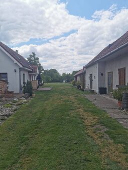 ALL INCLUSIVE | NA PREDAJ RODINNÉ DOMY NA 2300 M2 POZEMKU, V - 19