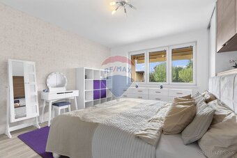 Predaj 5 izb. rodinného domu, kanalizácia, fotovoltalika, Se - 19