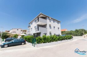 Trogir, Čiovo – zariadený apartmán s výhľadom na more - 19