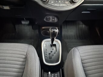 Toyota Yaris 1.5 Hybrid Selection e-CVT - 19