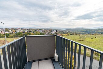 NA PREDAJ MODERNÝ 3-IZBOVÝ BYT S KRÁSNYM VÝHĽADOM - 19