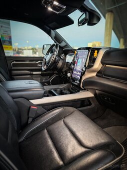 Dodge Ram Laramie 2019 - 19