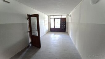 REZERVOVANÉ - 3.-izbový byt s loggiou po  rekonštrukcii - 19