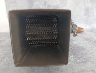 Velmi starý (cca 110-115let) krásný zdobený mlyncek na strou - 19