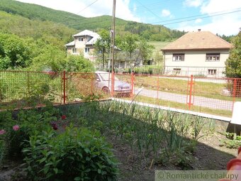 Rodinný dom s veľkou záhradou v malebnej dedinke Dobroč - 19