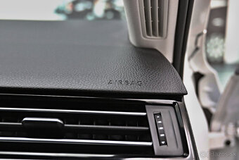 Volkswagen Passat Variant 2.0 TDI DSG EVO Elegance - 19