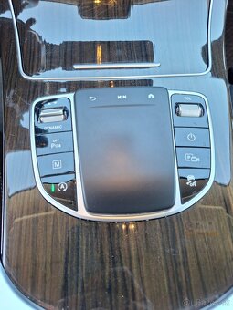 Mercedes GLC 200d 4MATIC rok 2021 - 19