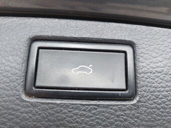 Volkswagen Passat Variant 2.0 TDI BMT Highline 4MOTION - 19