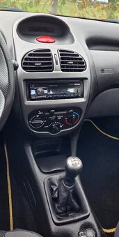 Peugeot 206 1.4 55KW/75 koní R.V.01/2006 - 19