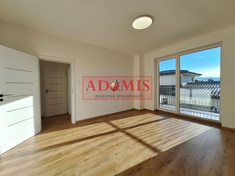 ADOMIS - predám moderný 5izbový RD v Košiciach, predzáhradka - 19