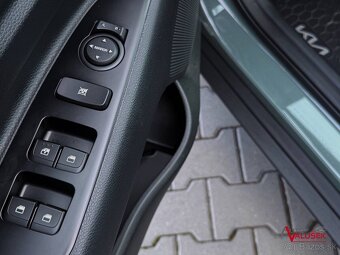 Kia STONIC 2026 1,0 T-GDi M6 SILVER + SILVER PACK - 19