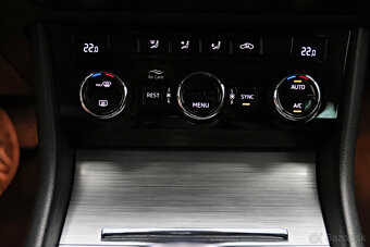 Škoda Superb Combi 2.0 TDI SCR Executive DSG - 19