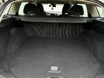 Volvo V60 D3 Cross Country 2.0D,Momentum,1Majiteľ - 19
