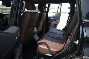 Toyota Land Cruiser 2.8 D-4D 204k Invincible A/T 4x4 - 19