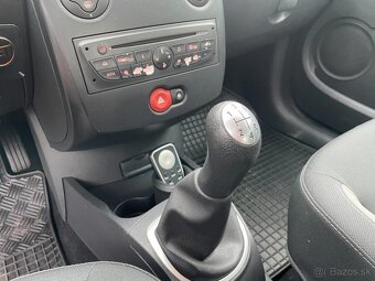 Renault Clio III 1.5 dCi - 19