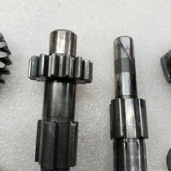 MANET 90 PŘEVODOVKA ORIGINÁL - 19