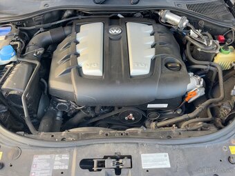 NEPOJÍZDNÝ VW Touareg 3.0TDI 176kW CASA - 19