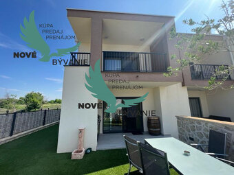 Novostavba trojpodlažný apartmán so záhradou aj strešnou ter - 19