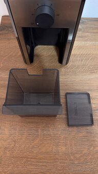 Pákový kávovar a mlynček Delonghi s príslušenstvom - 19