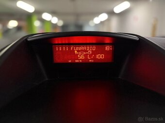 85600km. PEUGEOT 207 1.4 54kw kúp. v  SR 1/2011 - 19