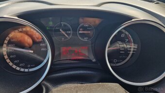 Alfa Romeo Giulietta 1.8 TBi Quadrifoglio Verde Top Stav - 19