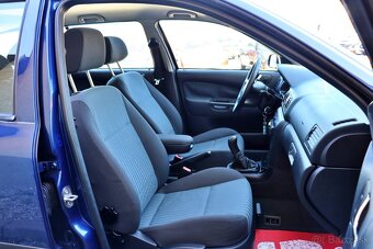 Škoda Octavia Combi 1.6i TOUR - 19