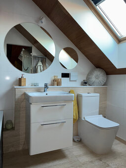 Na predaj moderný 5-izbový rodinný dom s bazénom a jacuzzi - - 19