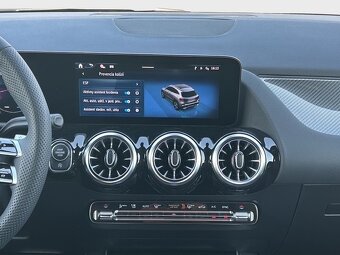 MERCEDES-BENZ GLA 220 4MATIC - NOVÉ VOZIDLO - 19
