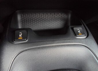 Toyota Corolla Combi 1.8 Hybrid e-CVT automat,kamera,navi,te - 19