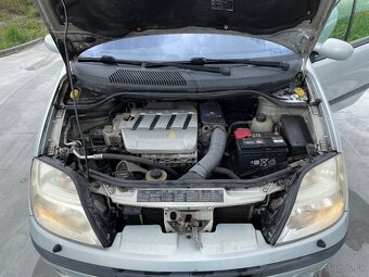 Predám Renault Scénic 1.8 85 KW R.v. 2002 - 19