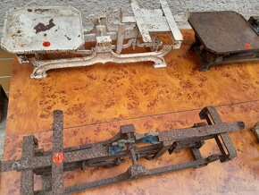 Liatinová váha. - 19