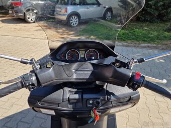 Suzuki Burgman AN 400 34k (benzín) - 19