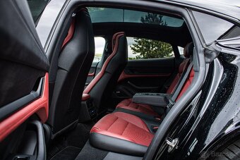 Porsche Taycan S, 1. Majiteľ, Slovenské,Bicolor interiér,DPH - 19