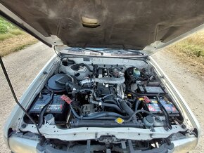 TOYOTA HILUX 3-STRANNÝ VYKLÁPAČ - 19