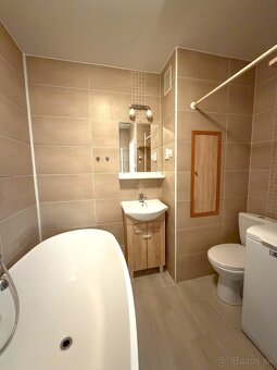 Príjemný 3-izbový byt so zimnou záhradou - 19