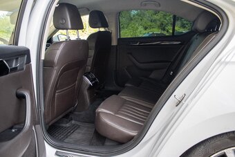 Škoda Superb 2.0 TDI 190k L&K DSG - 19