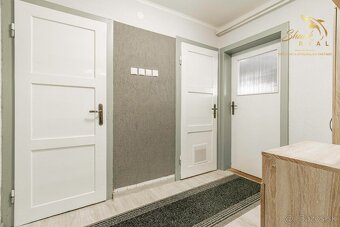 REZERVOVANÉ - Na predaj pekný dom so záhradou - 19