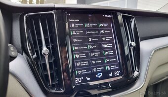 Volvo XC60 B5 2.0L Momentum Pro AWD A/T - 19