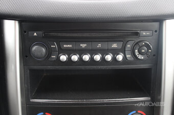 Peugeot 207 1,4 i 70 kW - 19