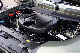 Land Rover Defender 110 3.0D I6 D250 MHEV SE MERIDIAN AT AWD - 19