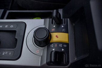 Land Rover Discovery   HSE + Convenience Pack - 19