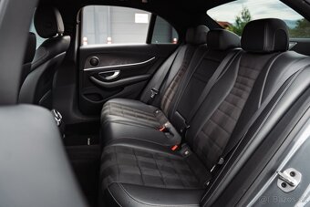 Mercedes-Benz E 220d 4Matic AMG Line / Night Paket - 19