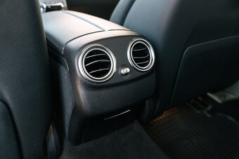 Mercedes-Benz E trieda Kombi 220 d 4MATIC A/T - 19