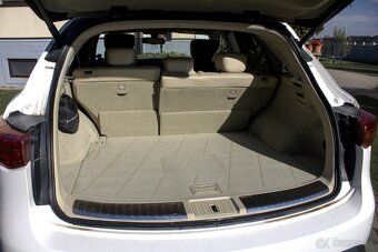 Infiniti QX70 3.0D Premium 175kw AT7 TOP stav - 19