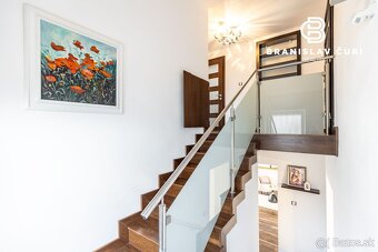RODINNÝ DOM S BAZÉNOM NA PEREŠI - 19