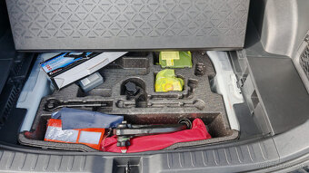 TOYOTA RAV4 SELECTION 4x4 JBL+SKYVIEW+TAŽNÉ ZAR.+ZÁRUKA - 19