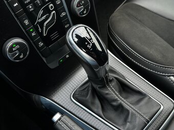 Volvo V40 R-Design D3 2.0 150k A/T - 19