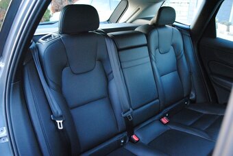 Volvo XC60 D4 Inscription⭐4X4⭐Automat 8st⭐ODPOČET DPH - 19